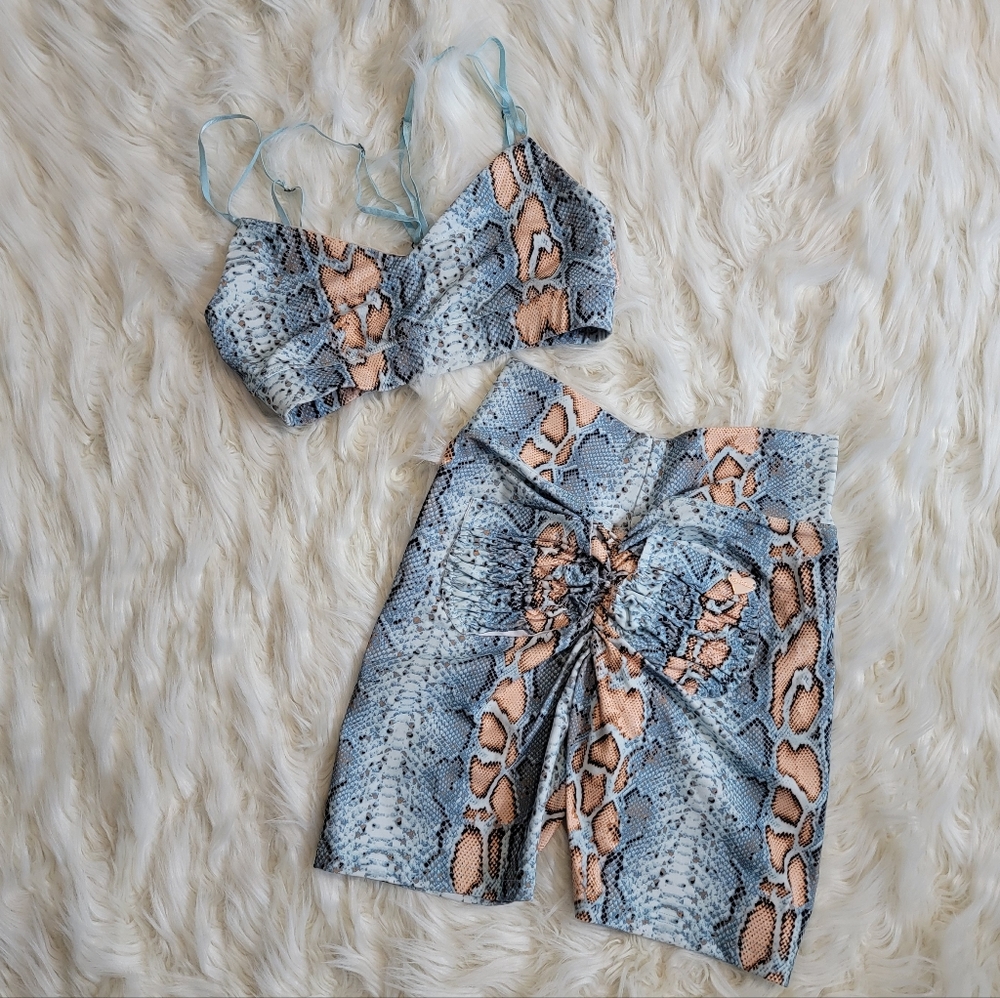 NEW - Cute Booty Lounge Snakeskin Shorts Ans Crop Set